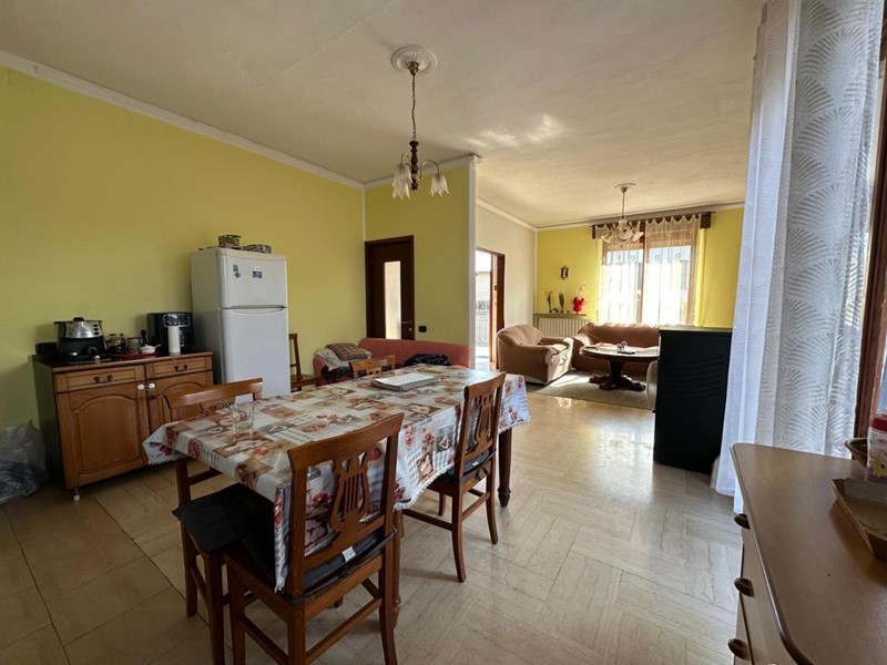 Casa Indipendente in Vendita a Villanova sull'Arda, 168'000&euro;, 180 m², con Box
