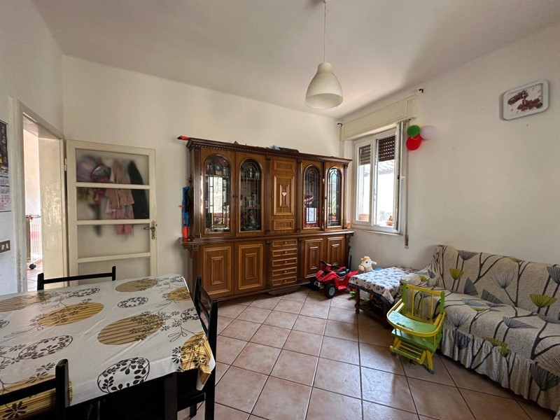 Trilocale in Vendita a Cortemaggiore, 73'000€, 85 m², con Box