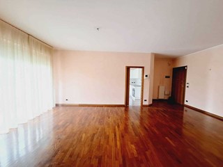 Appartamento in Vendita a Rimini, zona Marina Centro, 498'000€, 145 m², con Box