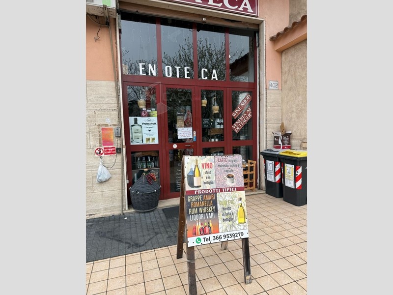 Attività commerciale in Vendita a Roma, zona BORGHESIANA, 45'000€, 22 m², arredato