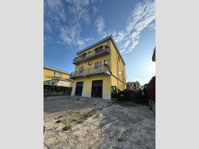 Trilocale in Vendita a Roma, zona VILLAGGIO PRENESTINO, 149'000€, 70 m²