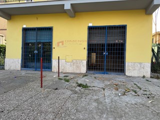 Immobile commerciale in Vendita a Roma, zona VILLAGGIO PRENESTINO, 69'000€, 70 m²