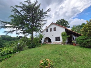 Casa Indipendente in Vendita a Rignano Flaminio, 245'000€, 180 m²