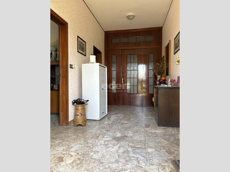 Casa Indipendente in Vendita a Castelfranco Emilia, zona Piumazzo, 350'000€, 415 m², con Box