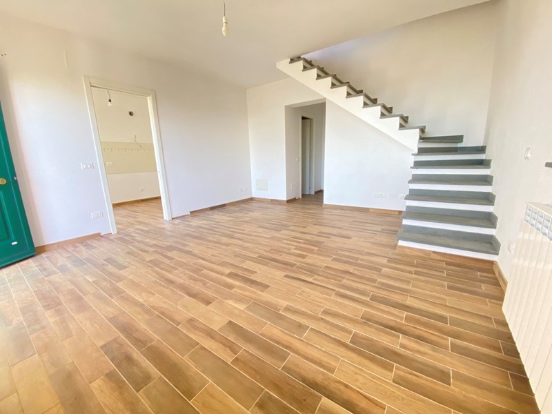 Casa Indipendente in Vendita a Cogorno, 345'000€, 115 m²