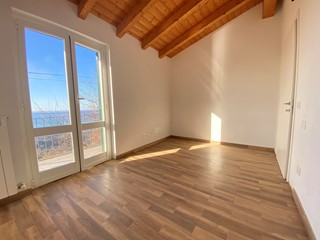 Casa Indipendente in Vendita a Cogorno, 345'000€, 115 m²