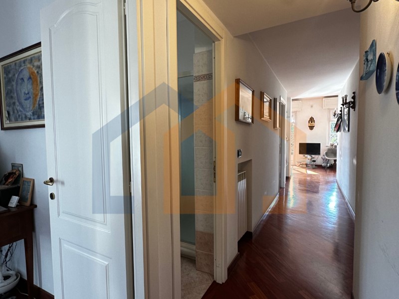 Appartamento in Vendita a Albissola Marina, 465'000€, 117 m², con Box