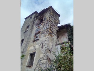 Appartamento in Vendita a Ne, zona Conscenti, 30'000€, 218 m²