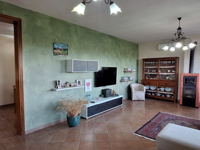 Casa Indipendente in Vendita a Castelnuovo Berardenga, zona Guistrigona, 750'000€, 320 m², con Box