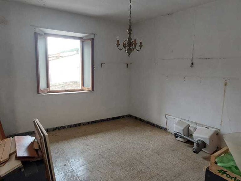 Quadrilocale in Vendita a Asciano, 73'000€, 65 m²