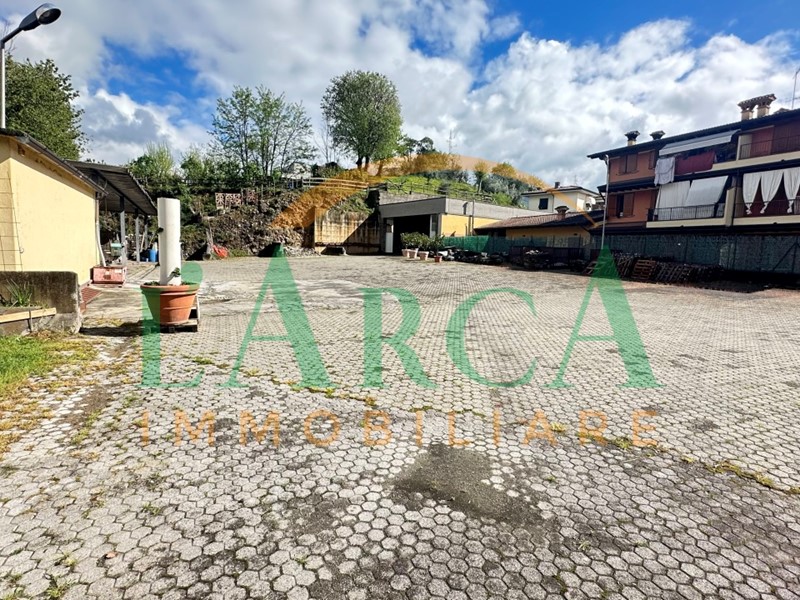 Casa Indipendente in Vendita a Paratico, 485'000€, 2000 m²