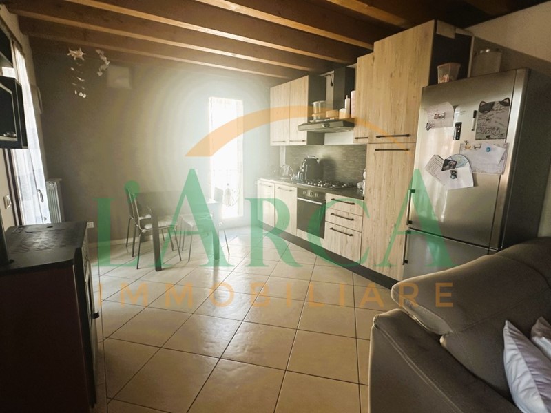 Appartamento in Vendita a Zone, 195'000€, 155 m², con Box