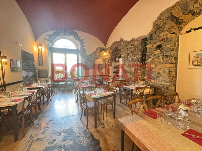 Attività commerciale in Vendita a La Spezia, zona Centro, 99'000€, 100 m², arredato