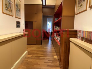 Appartamento in Vendita a La Spezia, zona Centro, 310'000€, 119 m²