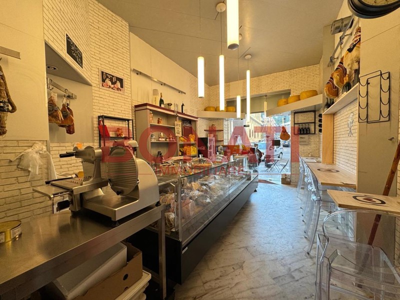 Attività commerciale in Vendita a La Spezia, zona Centro, 25'000€, 45 m²