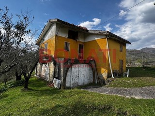 Casa Indipendente in Vendita a Luni, 220'000€, 210 m²