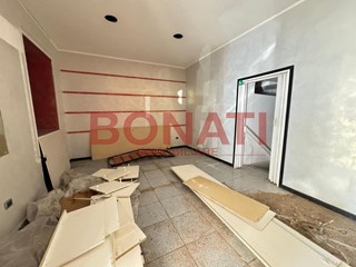 Immobile commerciale in Affitto a La Spezia, zona Centro, 500€, 45 m²