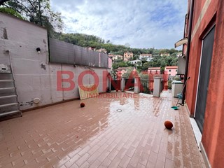 Appartamento in Vendita a La Spezia, zona Periferia Nord Ovest, 195'000€, 96 m², arredato, con Box