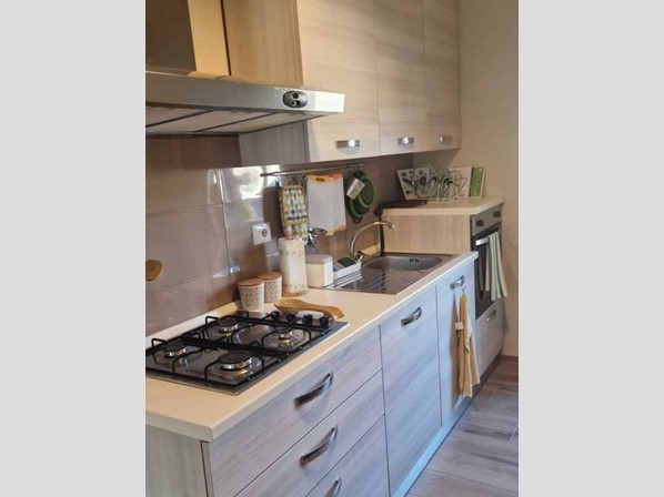 Quadrilocale in Affitto a Camaiore, zona Lido di Camaiore, 100 m², arredato