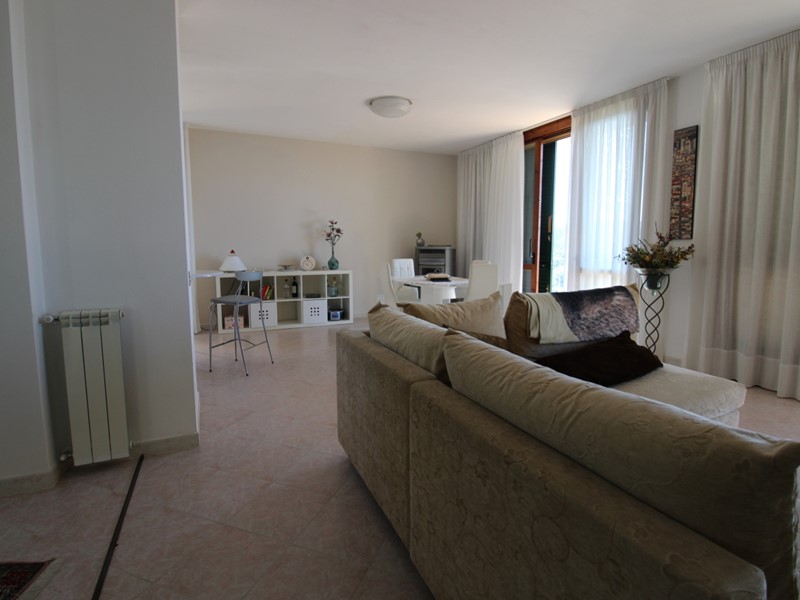 Casa Indipendente in Vendita a Massarosa, zona Pieve Elici, 590'000€, 265 m²