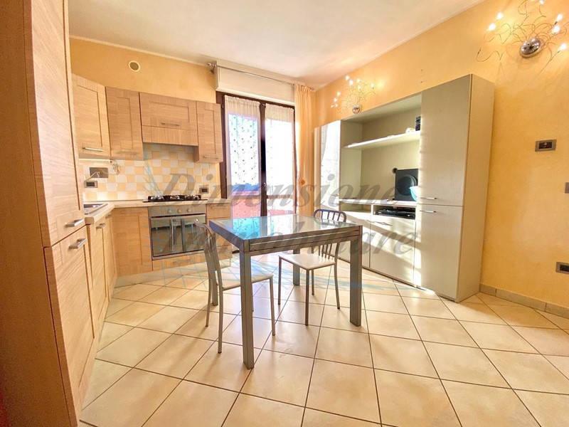 Trilocale in Vendita a Cecina, 215'000€, 65 m², arredato, con Box