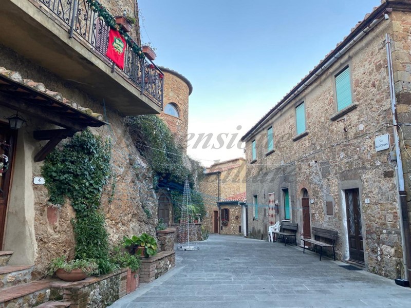 Quadrilocale in Vendita a Montecatini Val di Cecina, zona Sassa, 63'000€, 85 m²