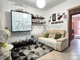 Trilocale in Vendita a Rosignano Marittimo, zona Rosignano Solvay, 168'000€, 70 m², con Box
