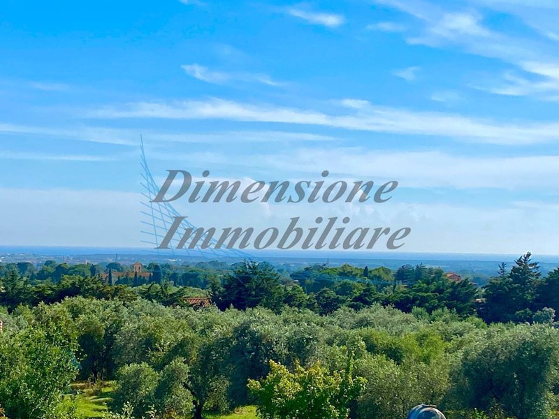 Appartamento in Vendita a Cecina, 269'000€, 175 m²