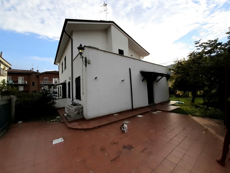 Casa Semi Indipendente in Vendita a Ameglia, 250'000&euro;, 149 m²