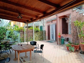 Casa Semi Indipendente in Vendita a Ameglia, zona Fiumaretta, 350'000&euro;, 134 m²