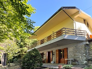 Casa Indipendente in Vendita a Vaiano, 489'000€, 210 m², con Box