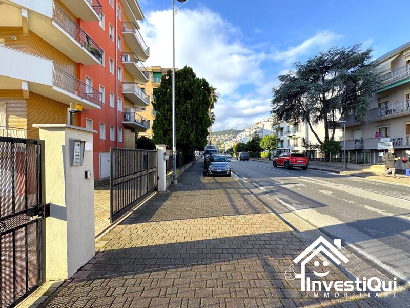 Bilocale in Vendita a Pietra Ligure, zona Zona Viale della Repubblica, 179'000€, 40 m², arredato