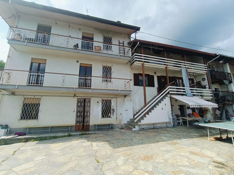 Casa Indipendente in Vendita a Rocca Canavese, 119'000€, 270 m²