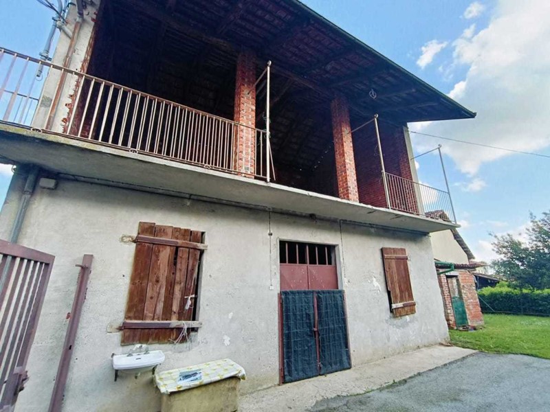 Capannone in Vendita a Front, 25'000€, 500 m²