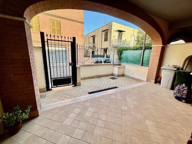 Casa Semi Indipendente in Vendita a Guidonia Montecelio, zona Villanova, 260'000€, 150 m²