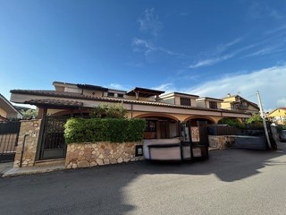 Casa Semi Indipendente in Vendita a Guidonia Montecelio, zona Villanova, 260'000€, 150 m²