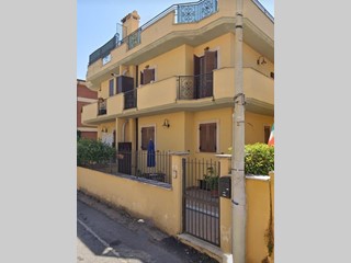 Trilocale in Vendita a Tivoli, zona Tivoli Terme, 196'000€, 110 m², con Box