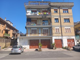 Trilocale in Vendita a Tivoli, zona Villa Adriana, 117'000€, 72 m²