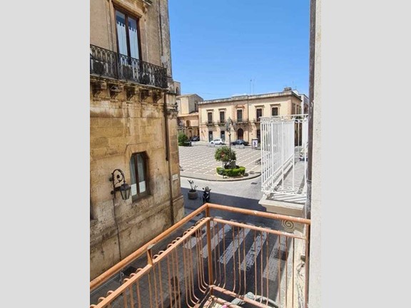 Casa Indipendente in Vendita a Floridia, 65'000€, 90 m²