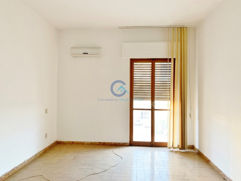 Quadrilocale in Affitto a Catanzaro, zona Rione De Filippis, 450€, 140 m²