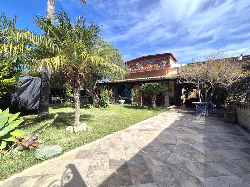 Casa Indipendente in Affitto a Borgia, zona Roccelletta, 500&euro;, 80 m², arredato