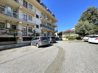 Appartamento in Vendita a Catanzaro, zona Siano, 120'000&euro;, 200 m²