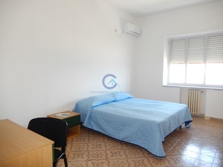 Stanza in Affitto a Catanzaro, zona Lido Corso, 230&euro;, 150 m², arredato