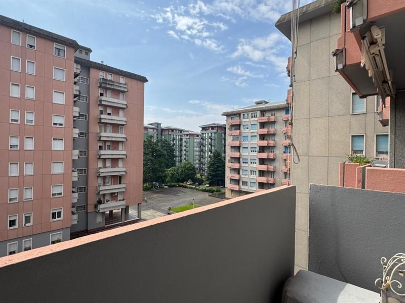 Trilocale in Vendita a Brescia, 158'000€, 93 m²