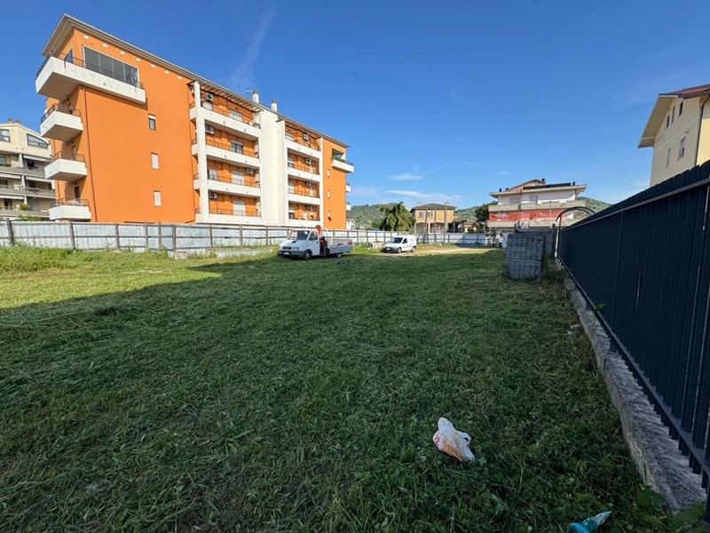 Terreno industriale in Vendita a San Giovanni Teatino, zona Sambuceto, 450'000€, 2000 m²