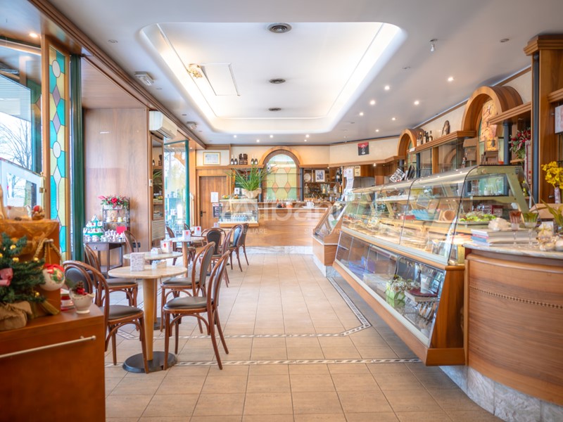 Attività commerciale in Vendita a Vezzano Ligure, 525 m², arredato