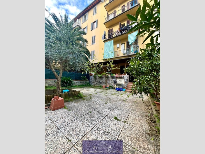 Quadrilocale in Vendita a Firenze, zona Legnaia, 385'000€, 80 m²