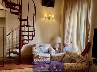 Quadrilocale in Vendita a Firenze, zona Duomo, 648'000€, 90 m²