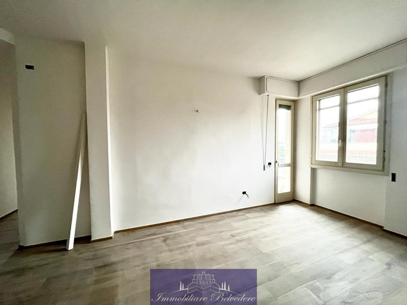 Appartamento in Vendita a Firenze, zona Campo di Marte, 210'000€, 110 m²