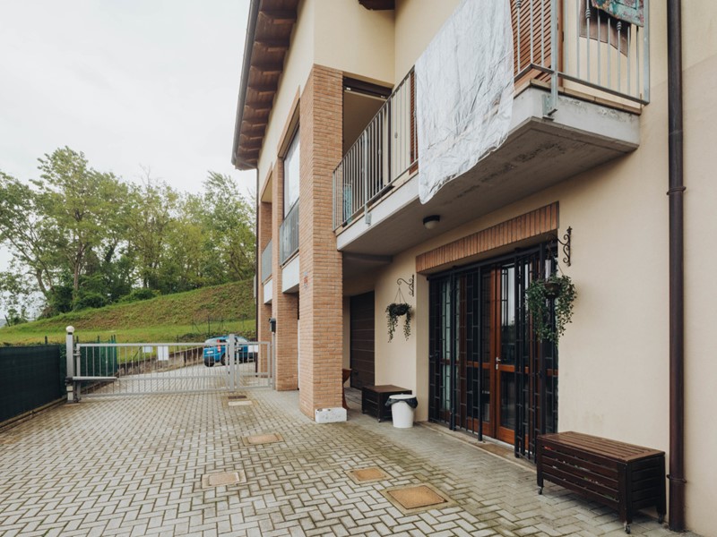 Casa Indipendente in Vendita a Loiano, 339'000€, 170 m², con Box